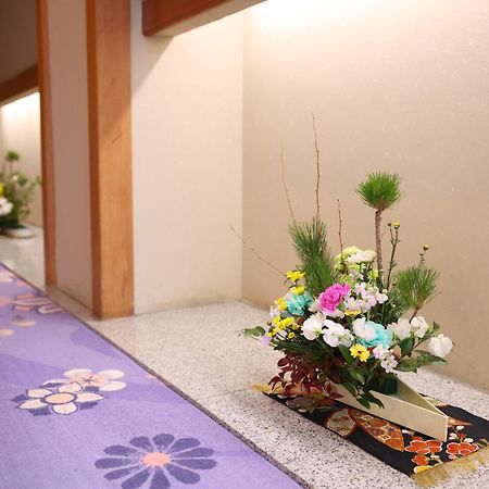 Yoshinotei Hotel Iida Buitenkant foto