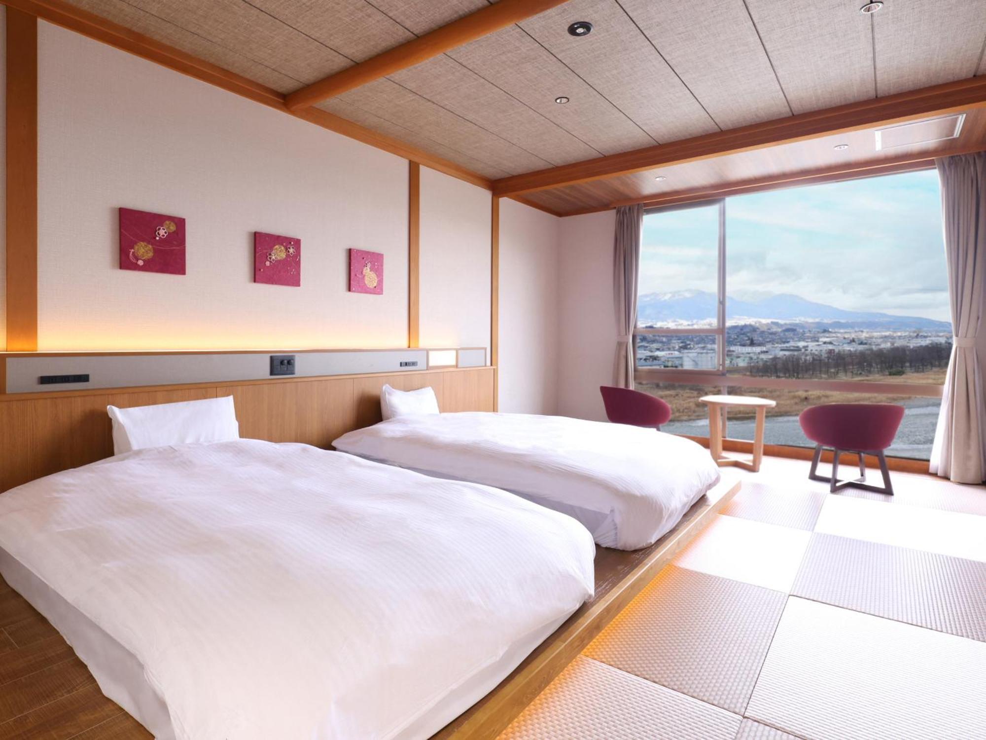Yoshinotei Hotel Iida Buitenkant foto