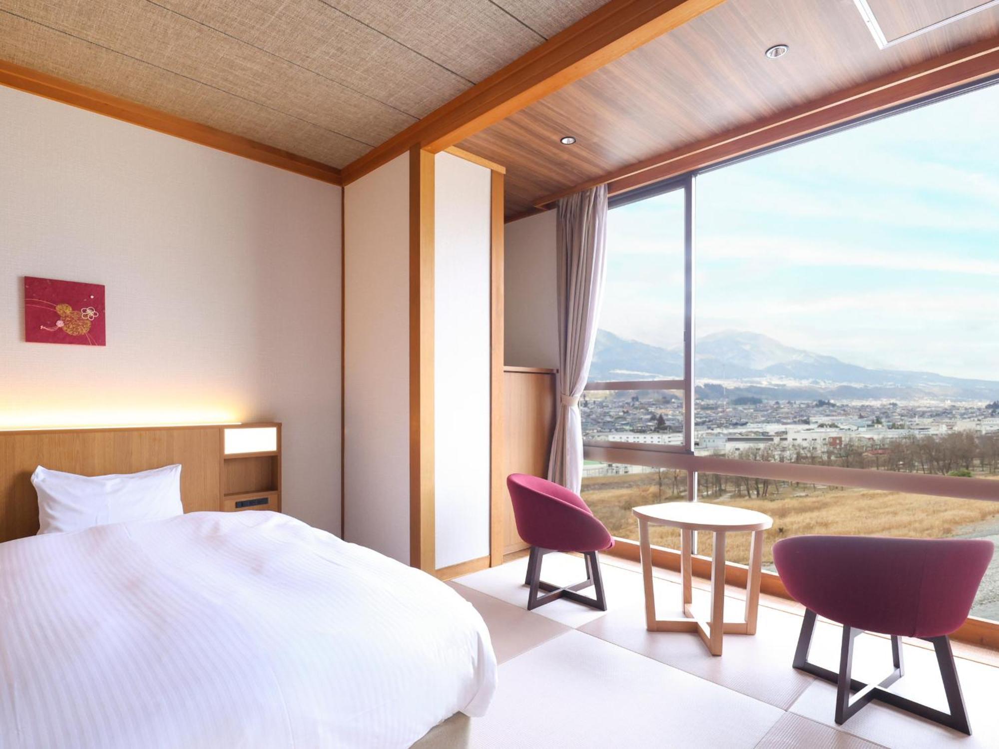 Yoshinotei Hotel Iida Buitenkant foto
