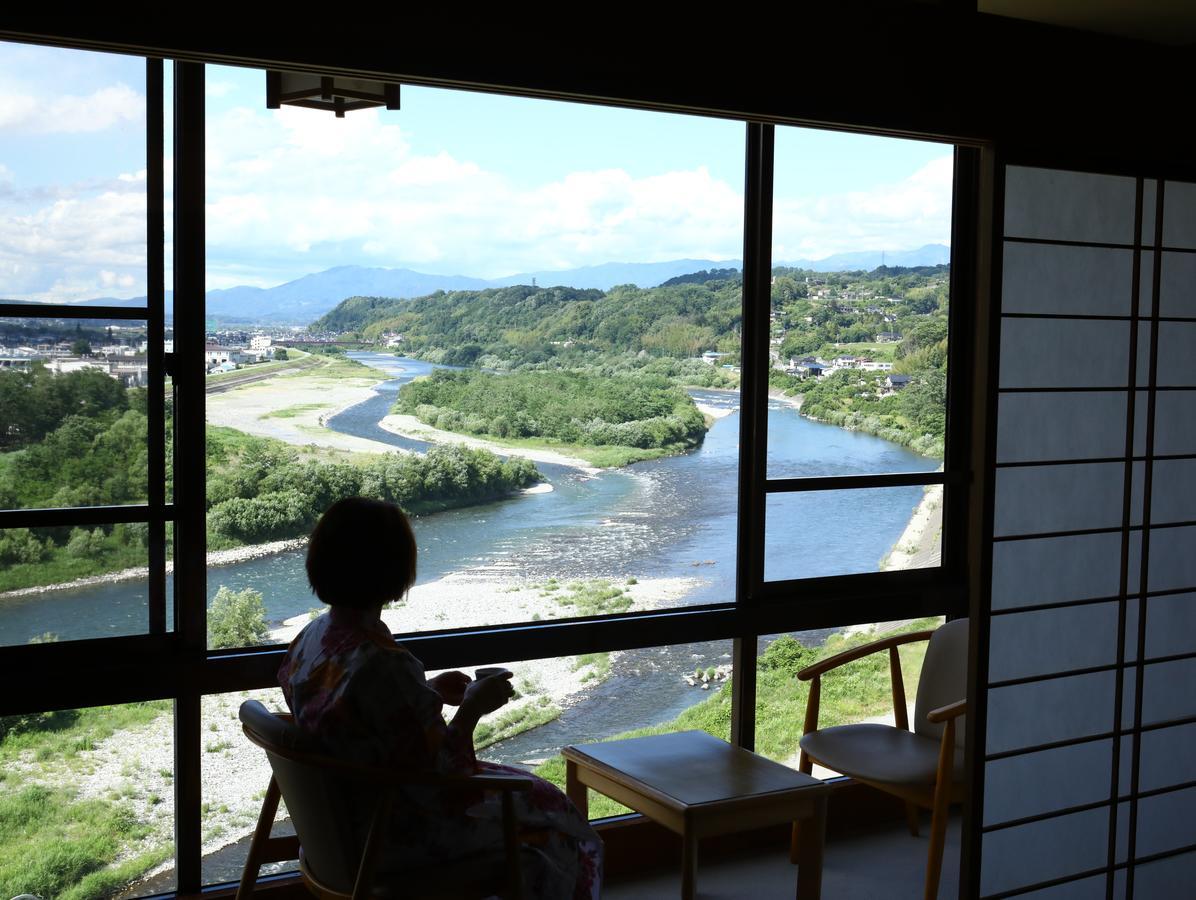 Yoshinotei Hotel Iida Buitenkant foto